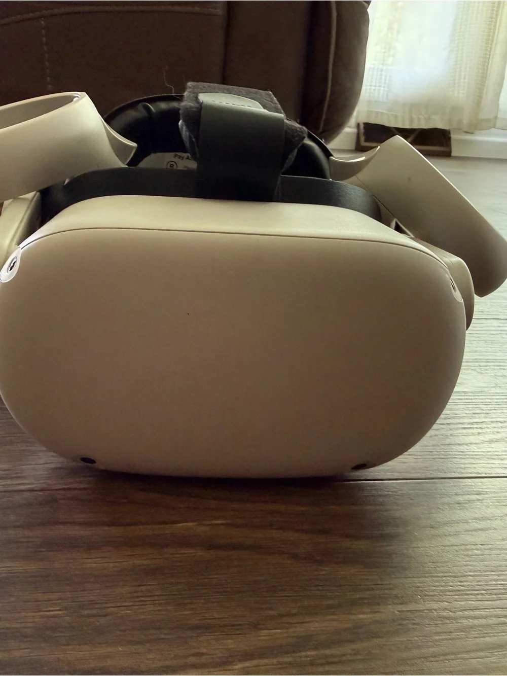 Quest 2 White VR Headset with Controllers